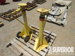 (2) Trailer Jacks