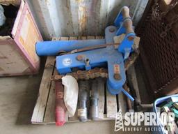 (5-589) Large Pin Type Hyd Chain Vise (UNUSED)