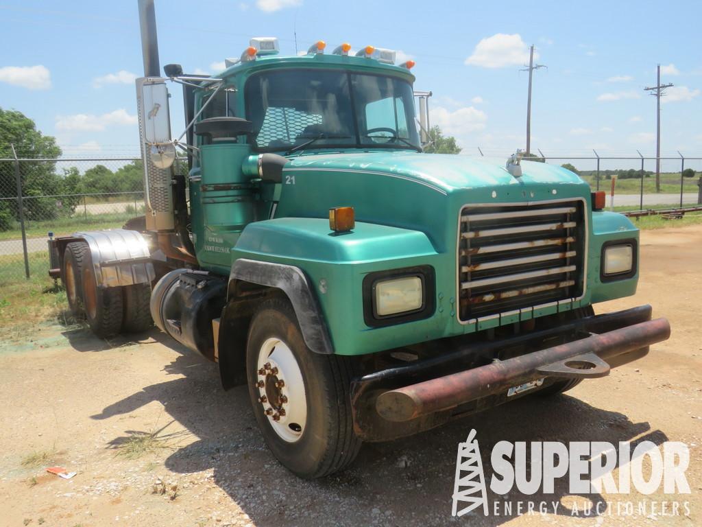 (x) (2-28) 2001 MACK RD690 T/A Winch Truck, VIN-1M