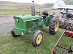 JOHN DEERE 820 TRACTOR