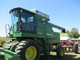 John Deere 6620 Combine