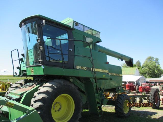 John Deere 6620 Combine