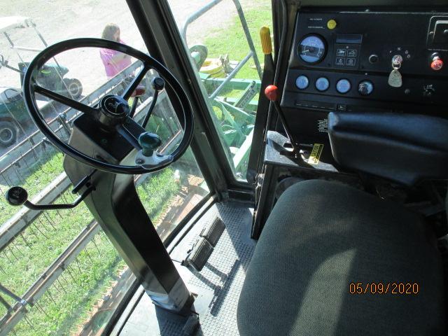John Deere 6620 Combine