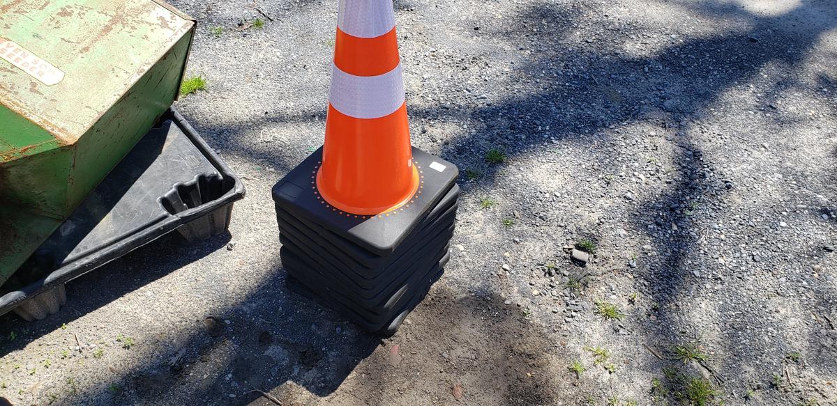 10x Traffic Cones