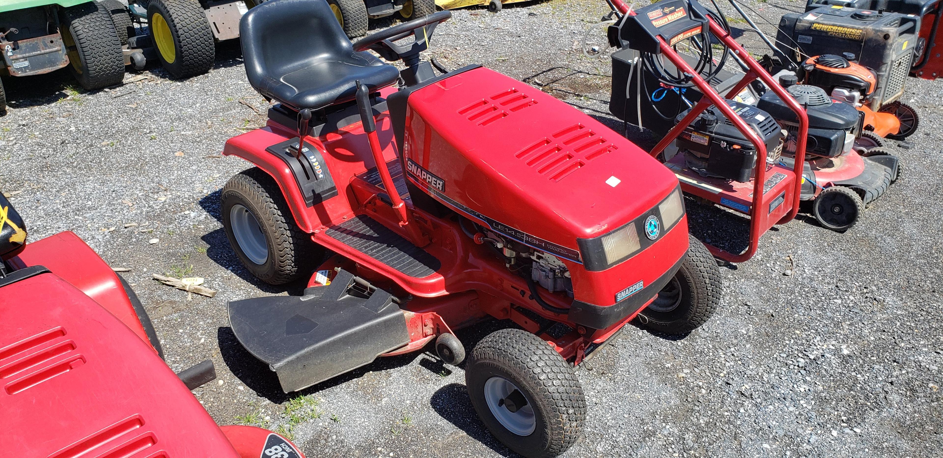 Snapper LE 14.5 38H Riding Mower