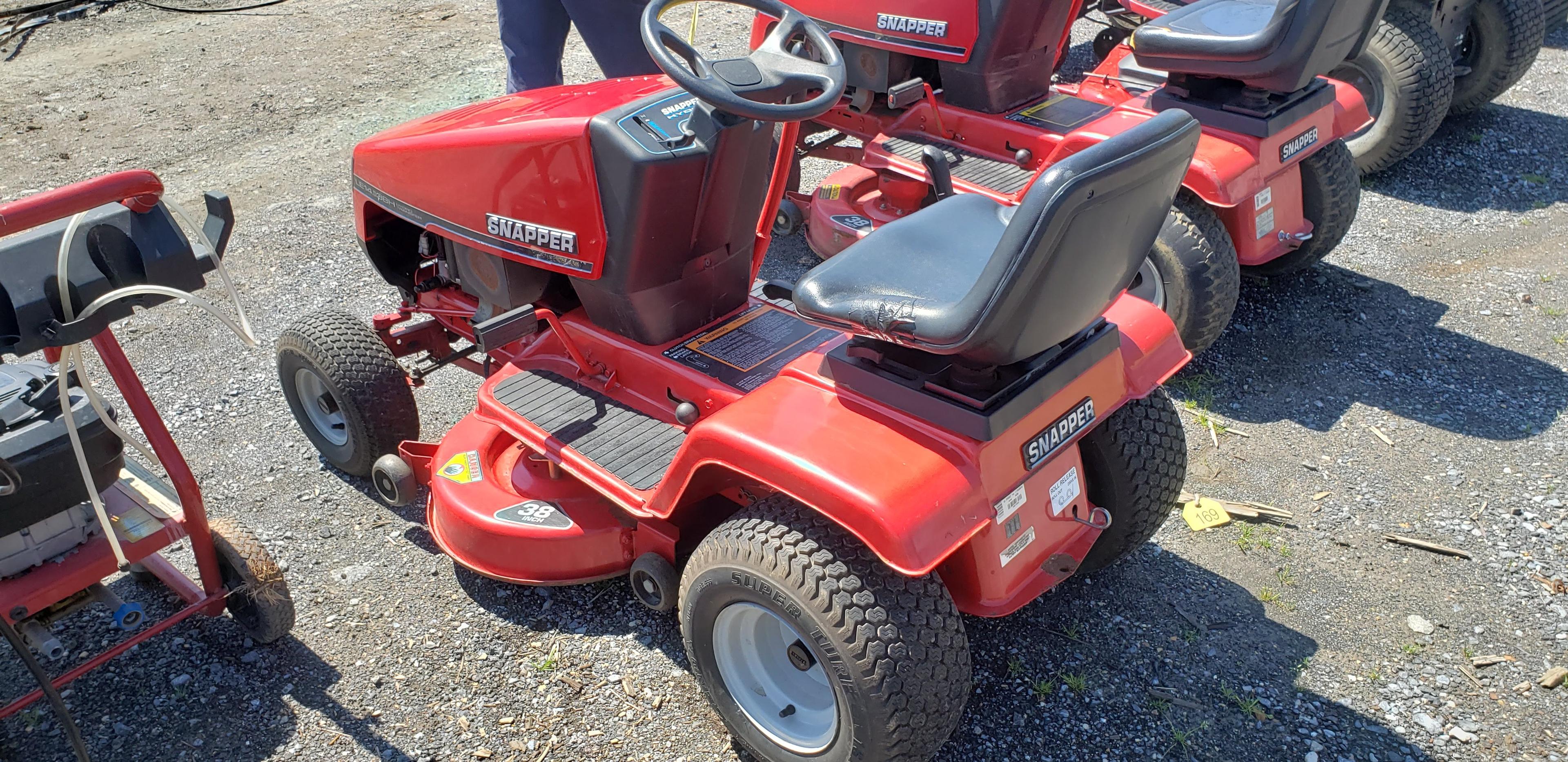 Snapper LE 14.5 38H Riding Mower