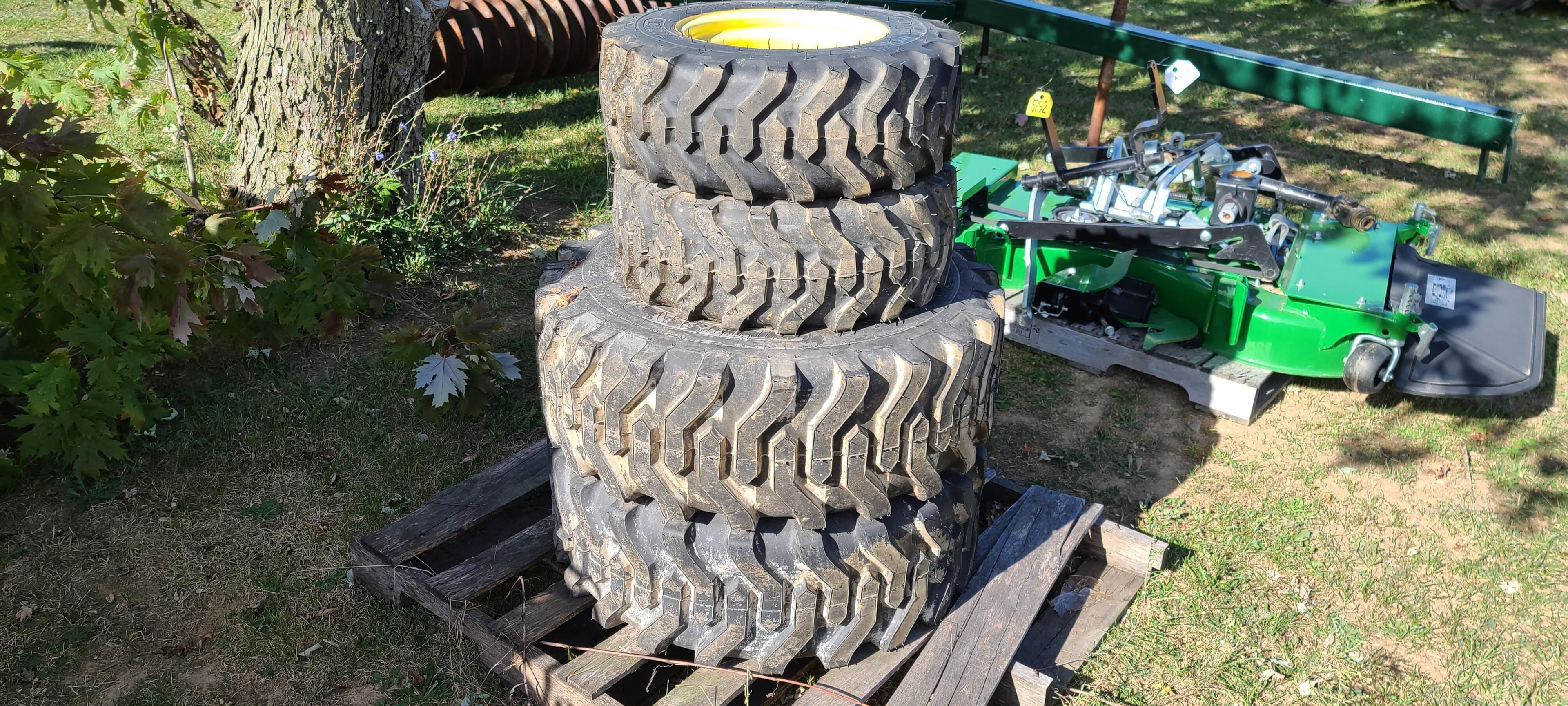 New John Deere 4000 Series Compact Tracor Tires