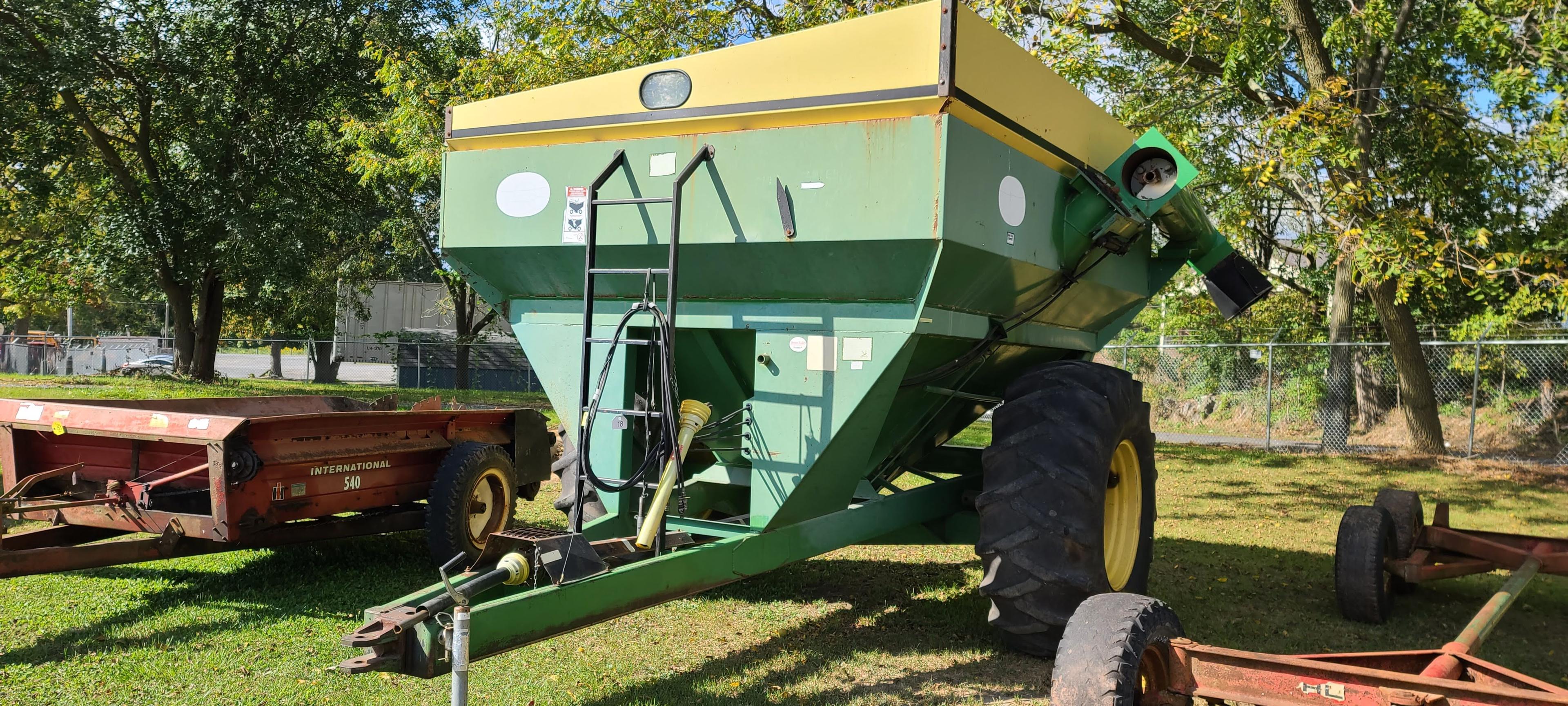 J&M 500 Grain Cart