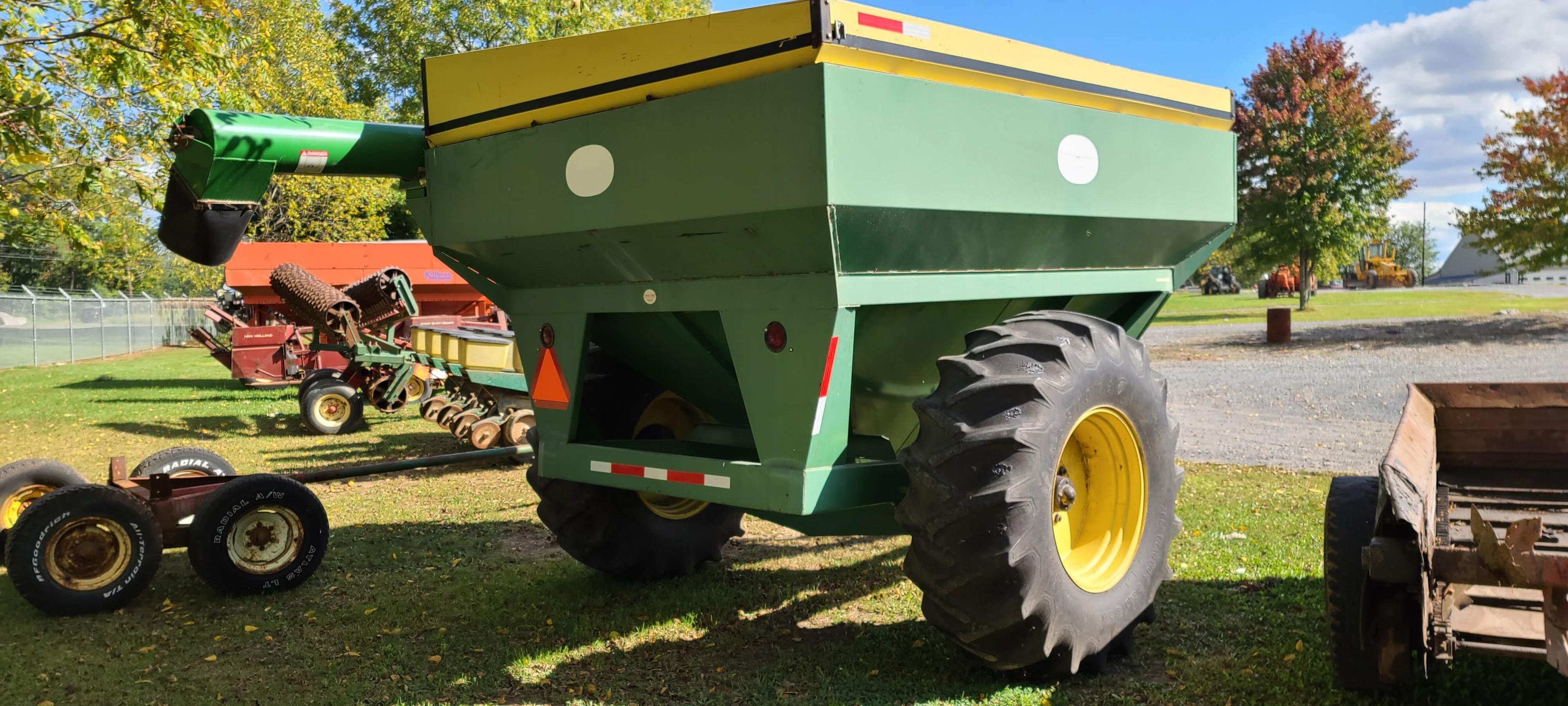 J&M 500 Grain Cart