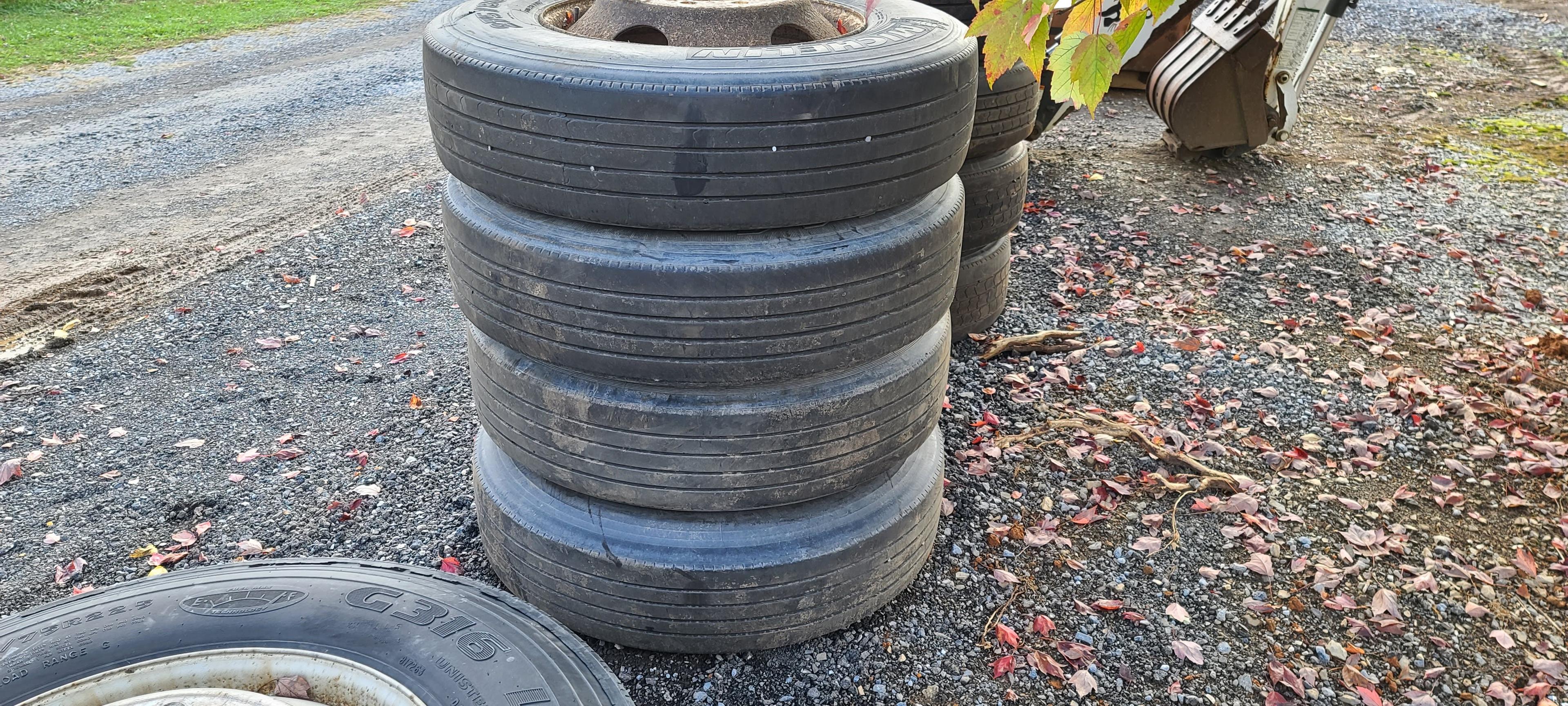 4 275-80 R22.5 Tires And Rims
