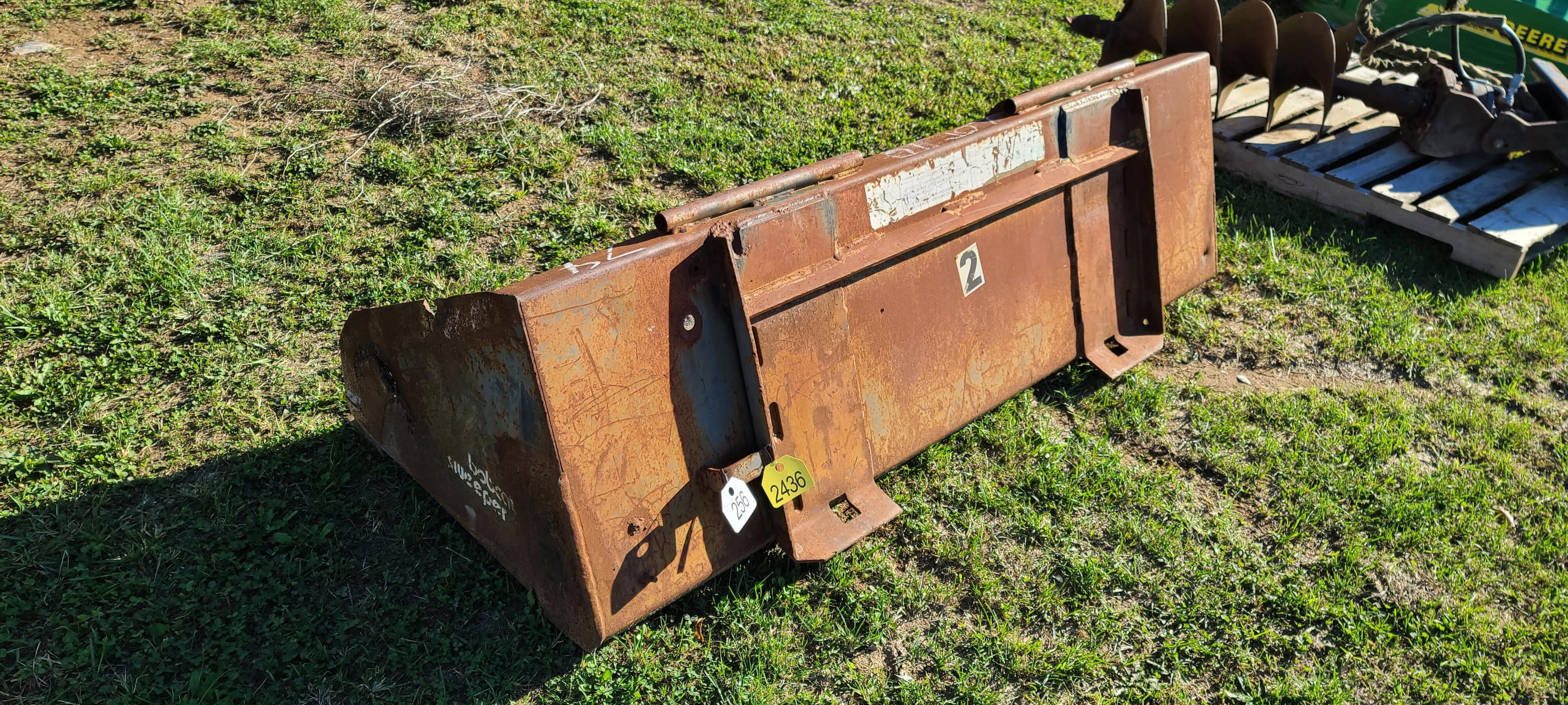 Bobcat Universal Quick Attach bucket