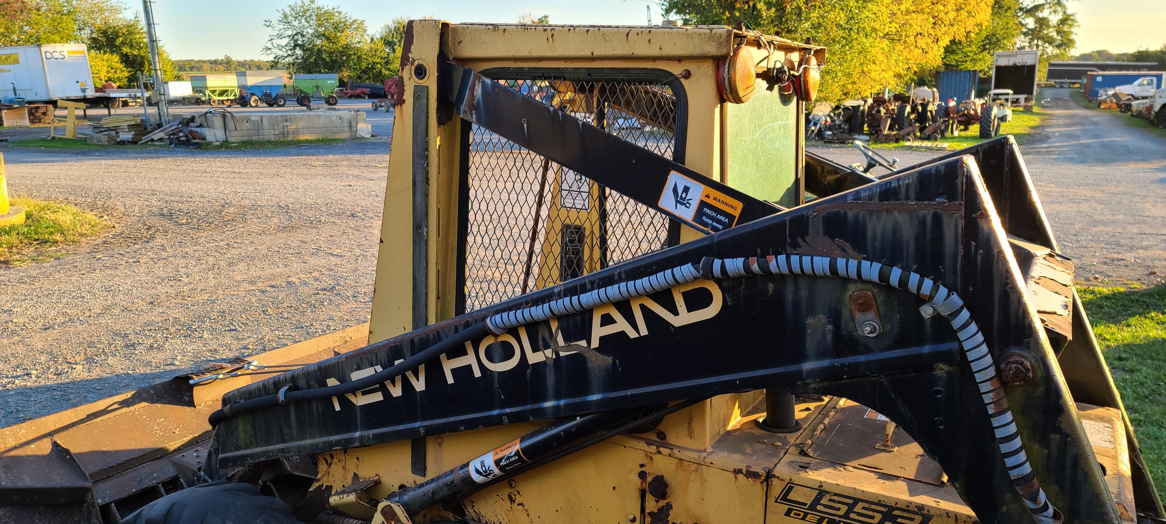 New Holland L553 Skidloader