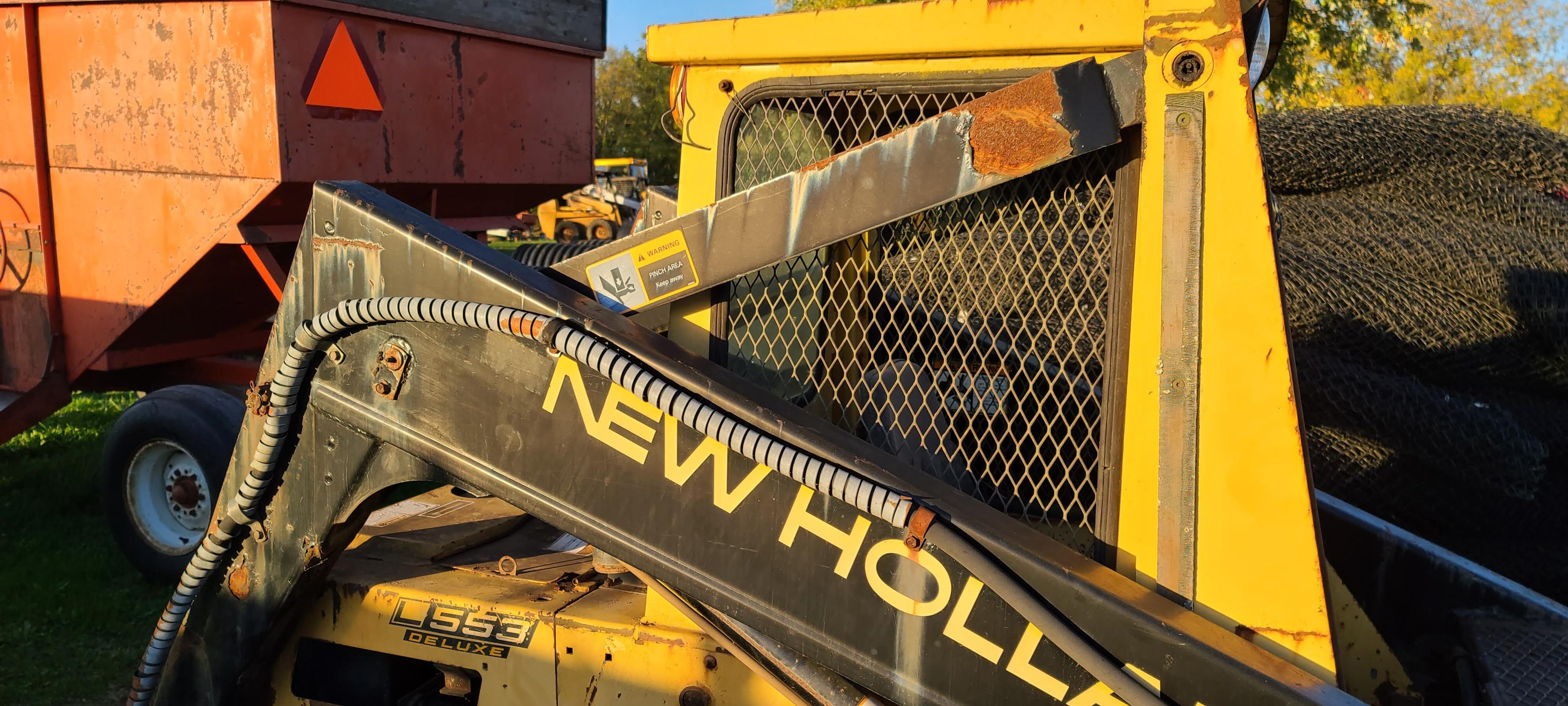 New Holland L553 Skidloader