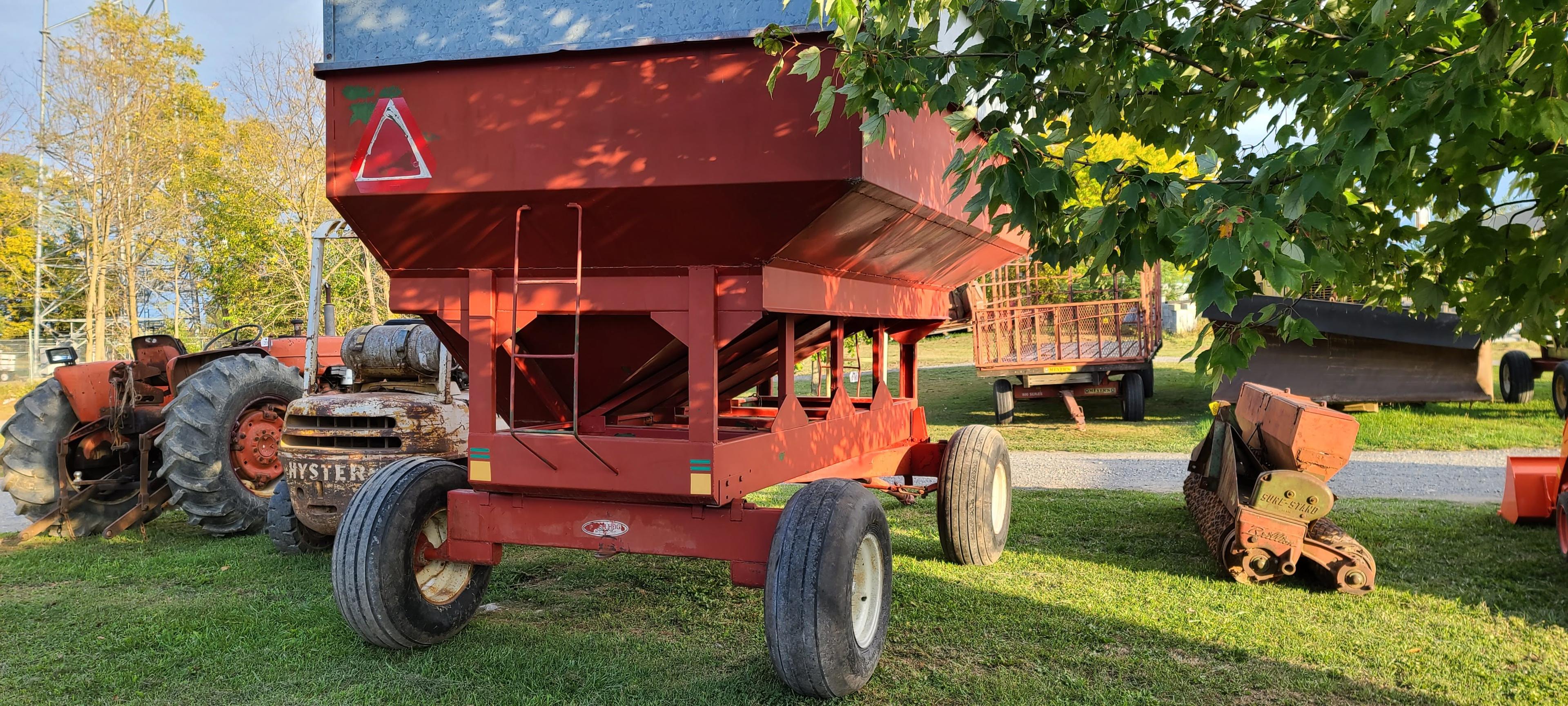 12' Dakon Gravity Wagon