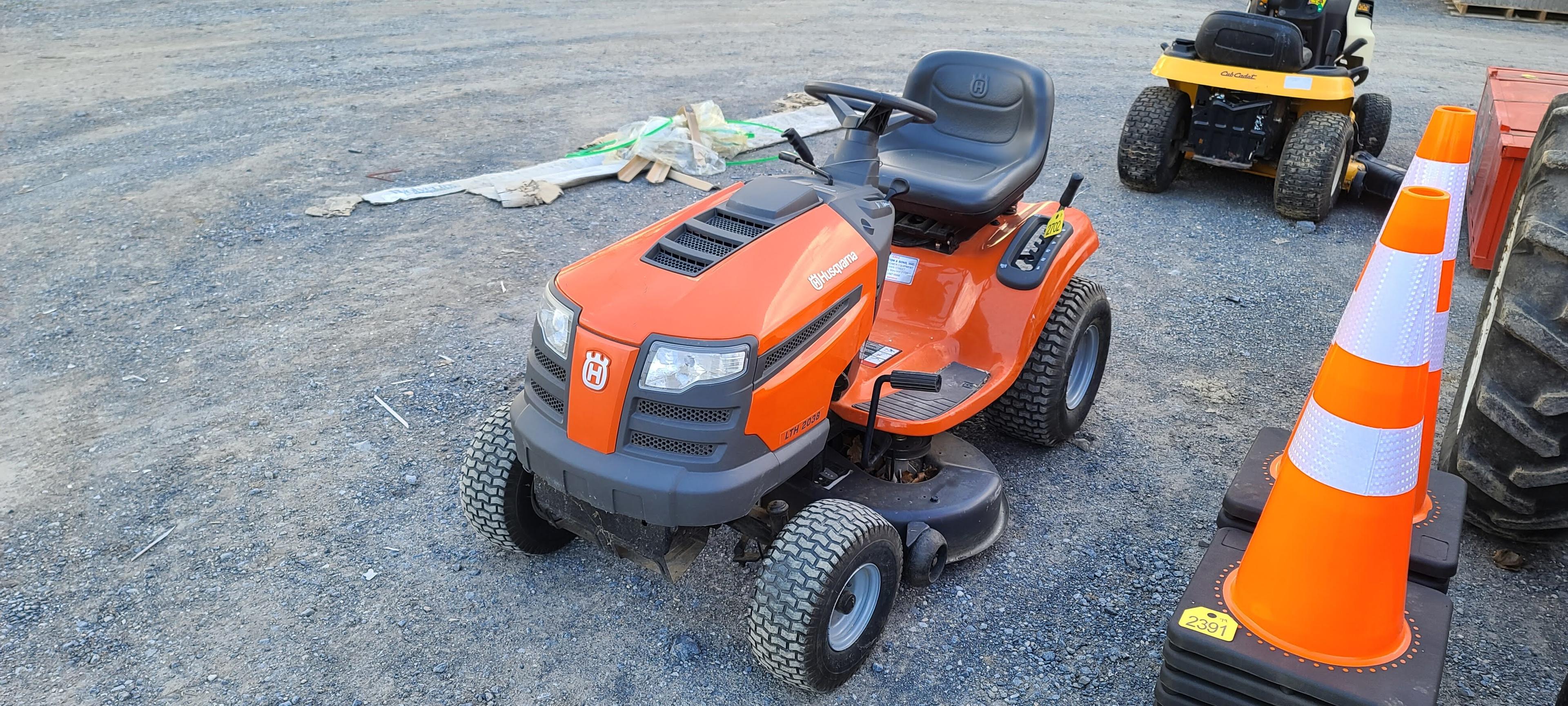 Simplicity LTH2038 Riding Mower (RUNS)