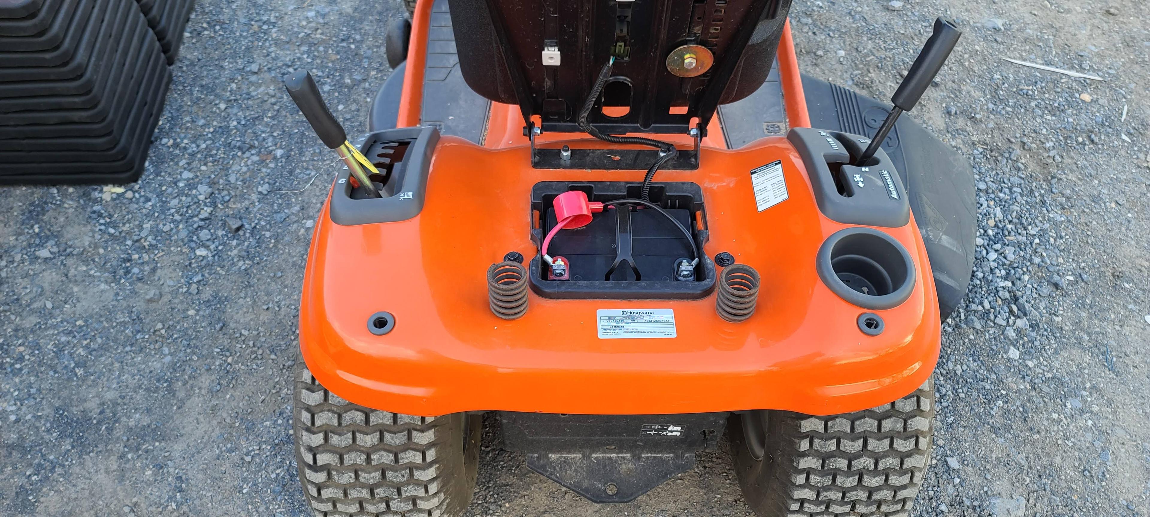 Simplicity LTH2038 Riding Mower (RUNS)