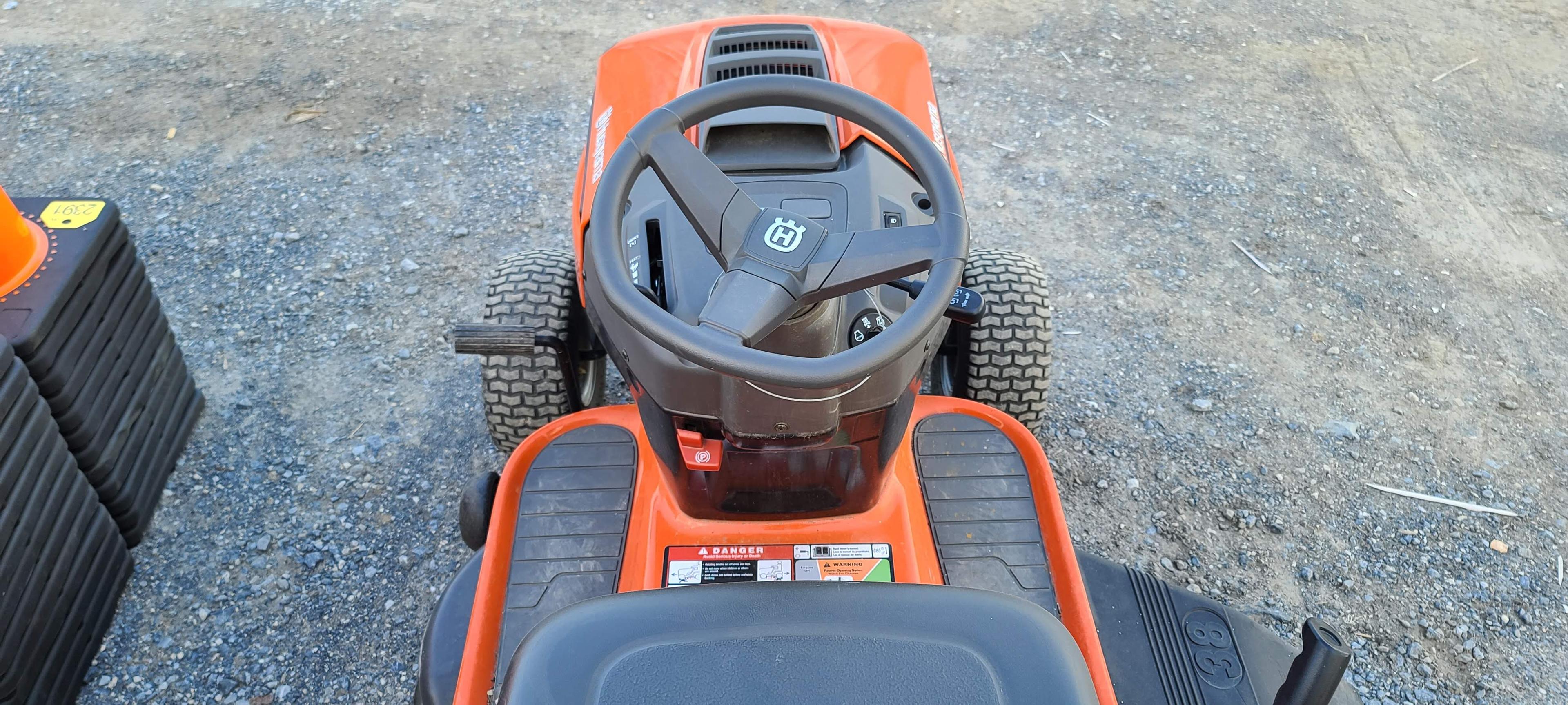Simplicity LTH2038 Riding Mower (RUNS)