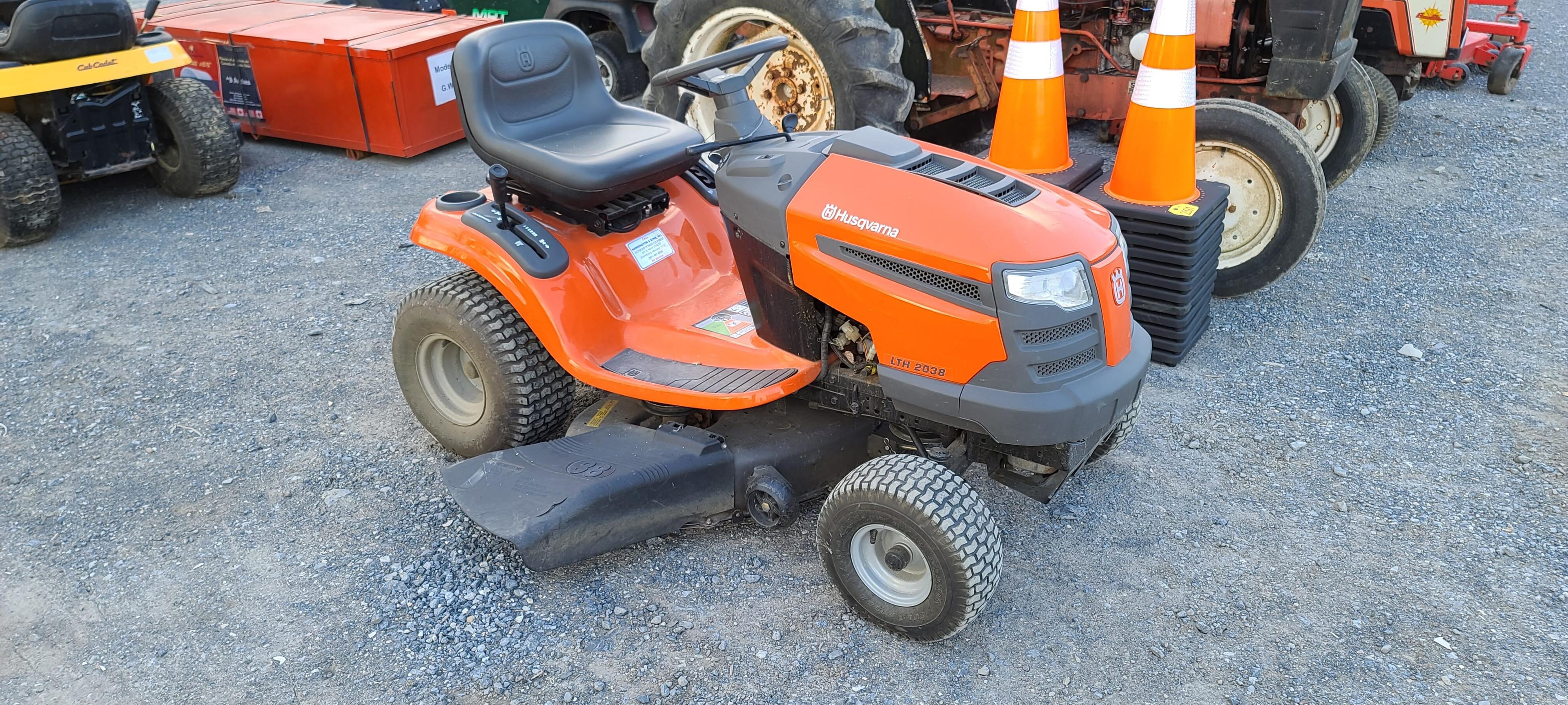 Simplicity LTH2038 Riding Mower (RUNS)