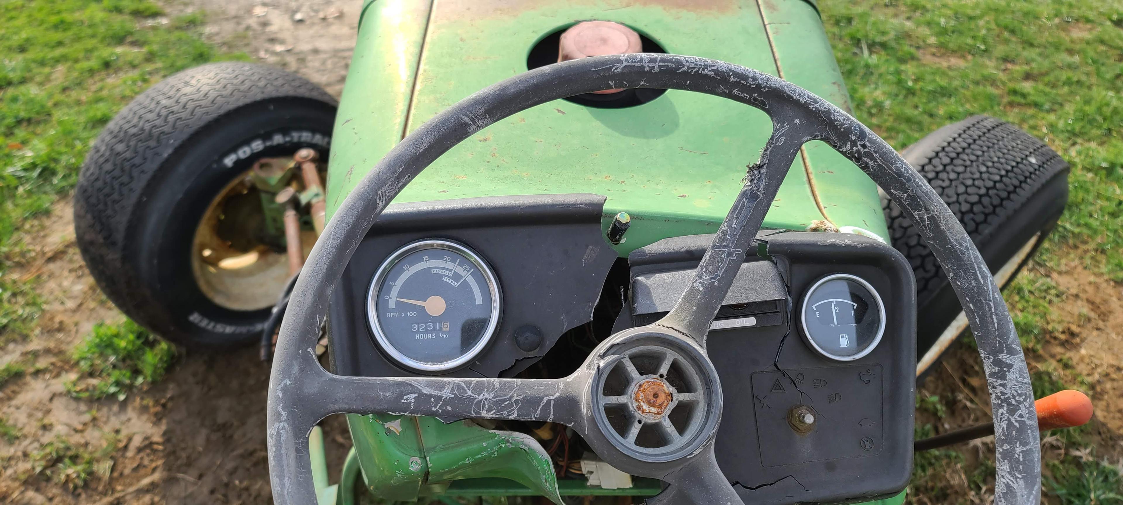 John Deere 1050 Tractor (RUNS)