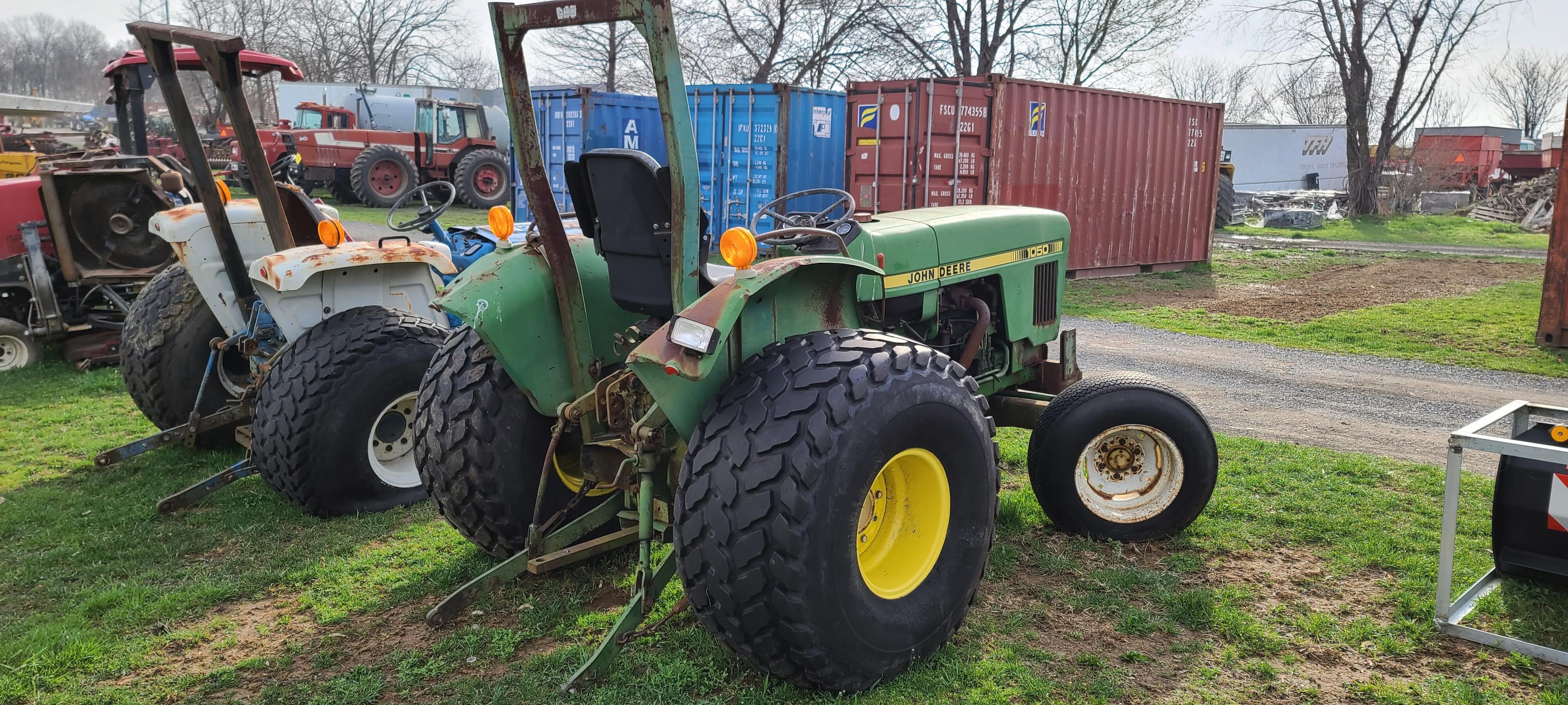 John Deere 1050 Tractor (RUNS)