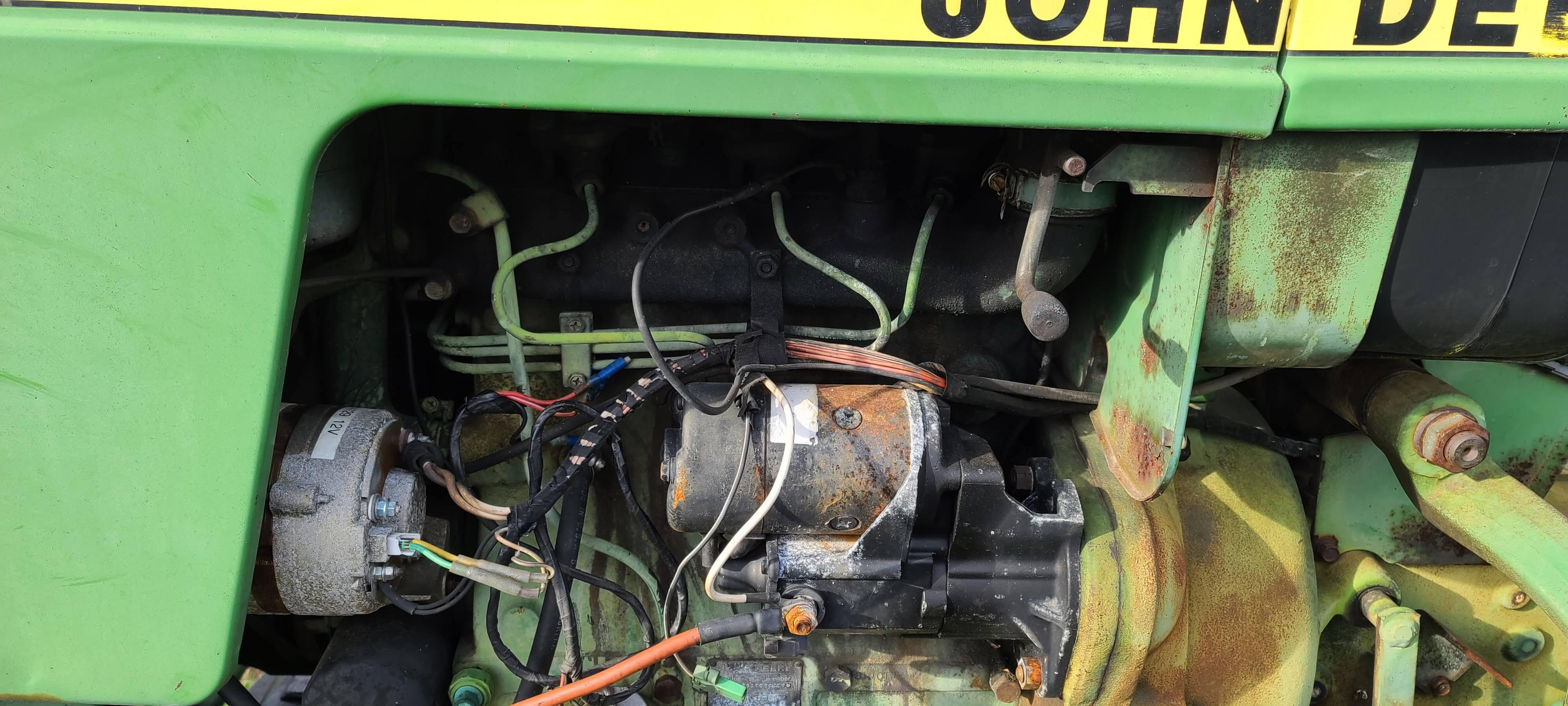 John Deere 1050 Tractor (RUNS)