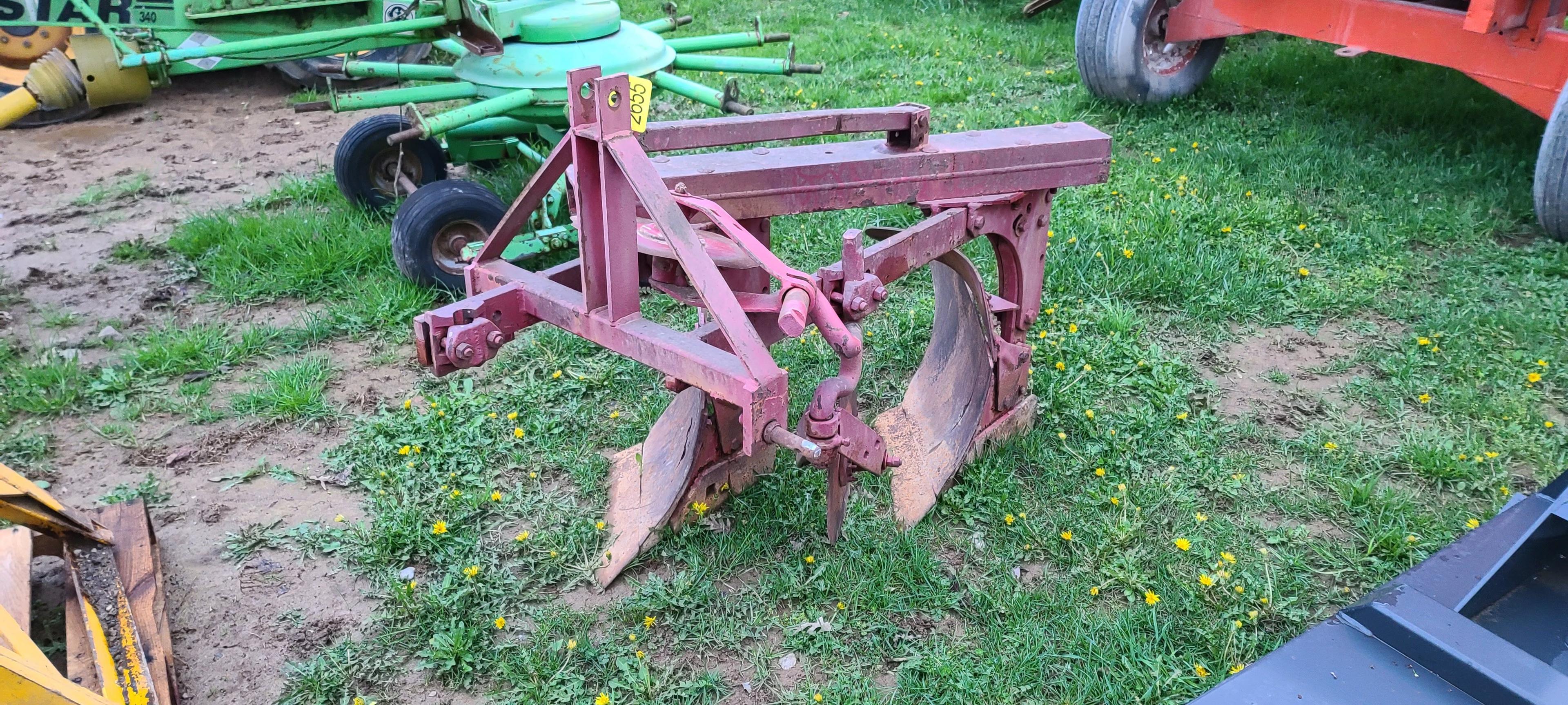 International 2x 3pt. Plow