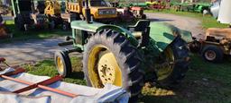 John Deere 2120 Tractor (RUNS)