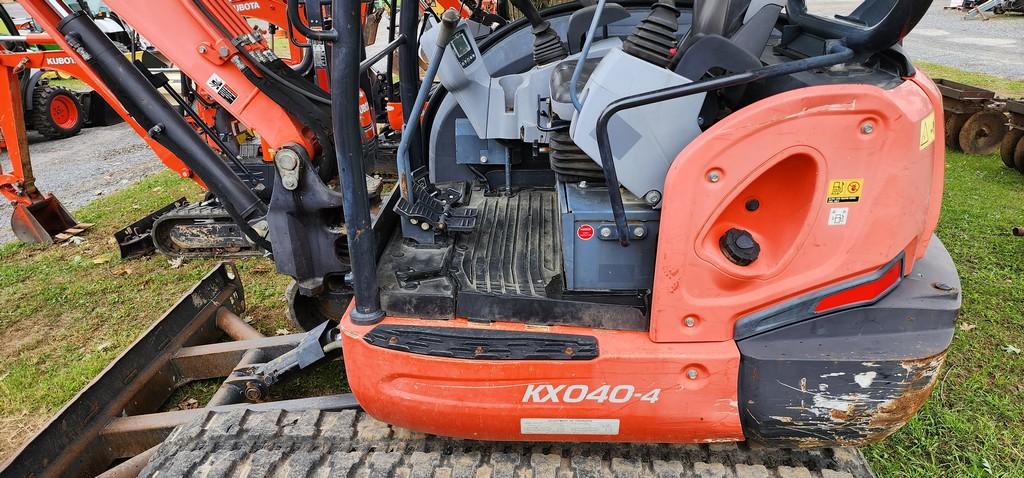2013 Kubota KX040-4 (RIDE AND DRIVE)