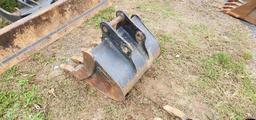 Gannon 24" Tooth Bucket.