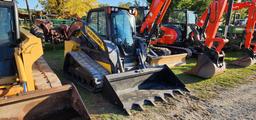 2016 New Holland C238 Skidloader (RIDE AND DRIVE)