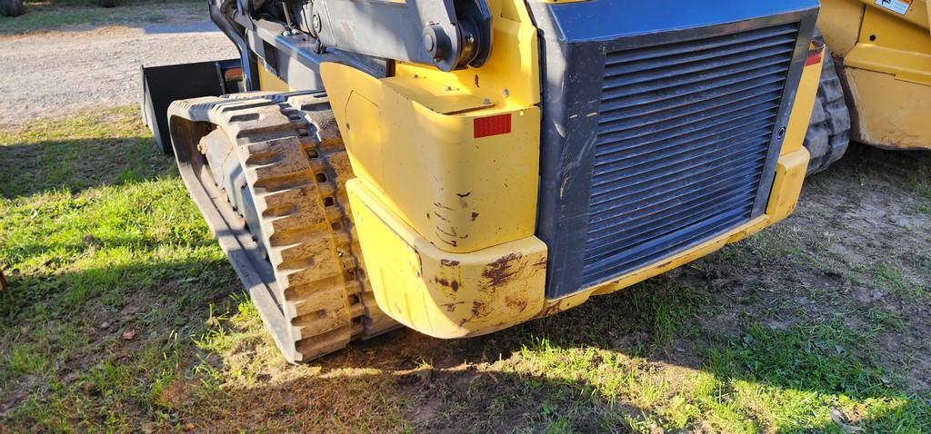 2016 New Holland C238 Skidloader (RIDE AND DRIVE)
