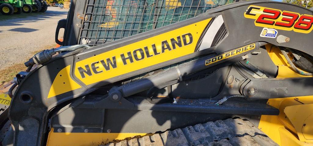 2016 New Holland C238 Skidloader (RIDE AND DRIVE)