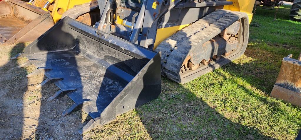 2016 New Holland C238 Skidloader (RIDE AND DRIVE)