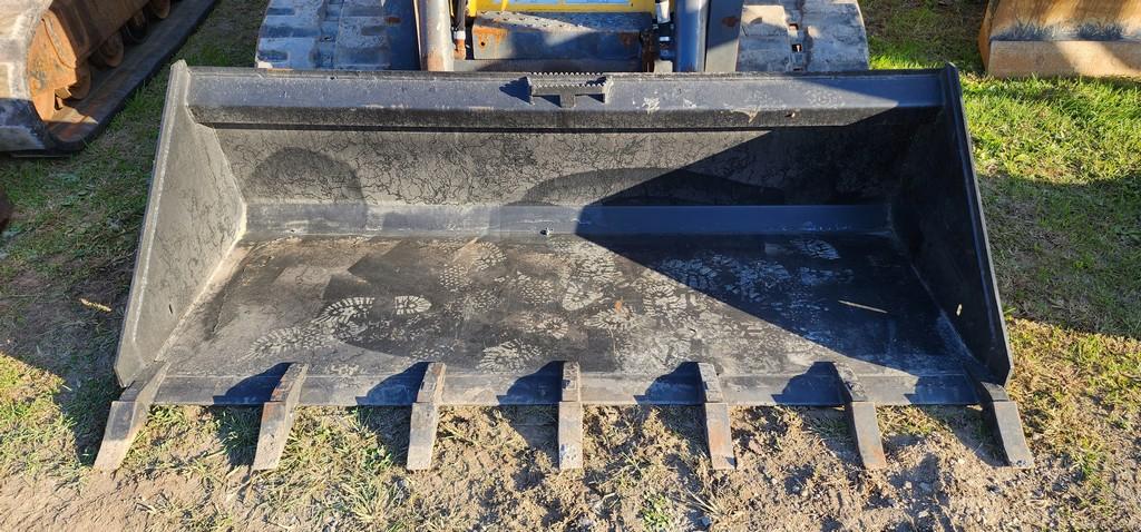 2016 New Holland C238 Skidloader (RIDE AND DRIVE)