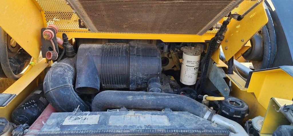 2016 New Holland C238 Skidloader (RIDE AND DRIVE)