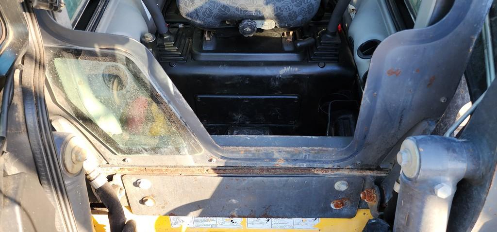 2016 New Holland C238 Skidloader (RIDE AND DRIVE)