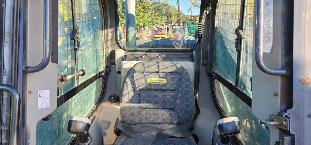 2016 New Holland C238 Skidloader (RIDE AND DRIVE)