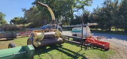 John Deere Chopper w/Grass Head