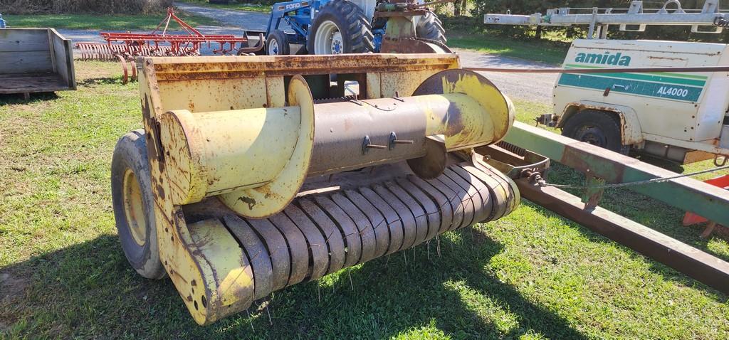 John Deere Chopper w/Grass Head