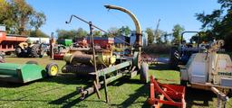 John Deere Chopper w/Grass Head