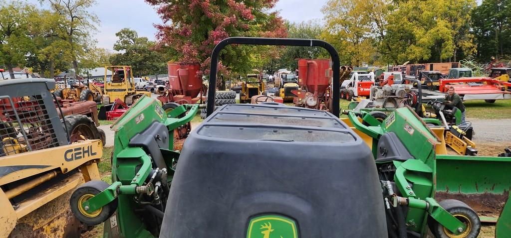 John Deere 1600 Wing Finish Mower (RUNS)(AS IS)