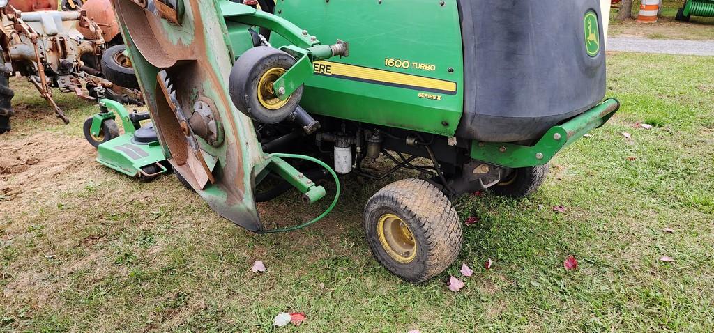 John Deere 1600 Wing Finish Mower (RUNS)(AS IS)