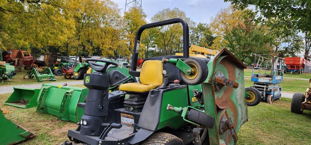 John Deere 1600 Wing Finish Mower (RUNS)(AS IS)