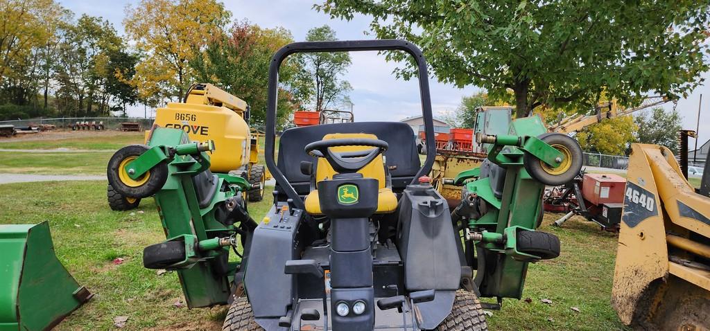 John Deere 1600 Wing Finish Mower (RUNS)(AS IS)
