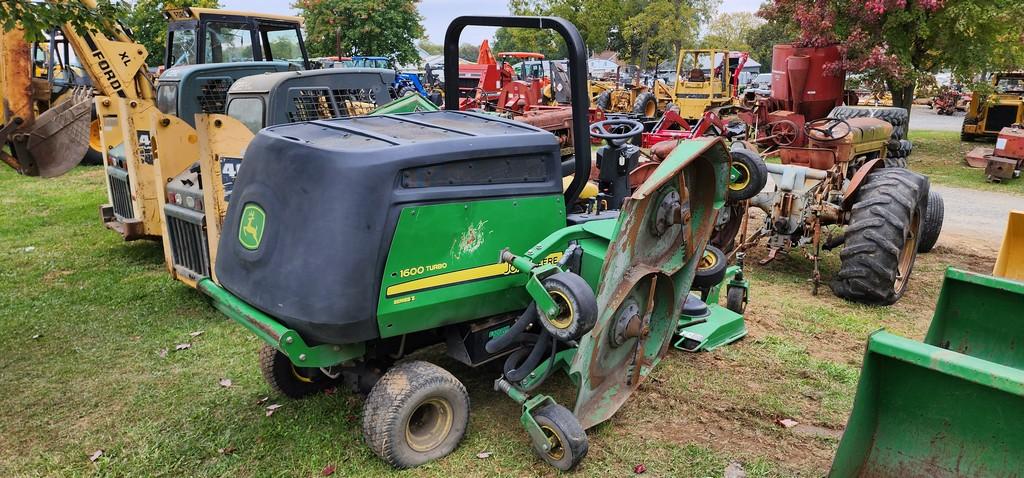 John Deere 1600 Wing Finish Mower (RUNS)(AS IS)
