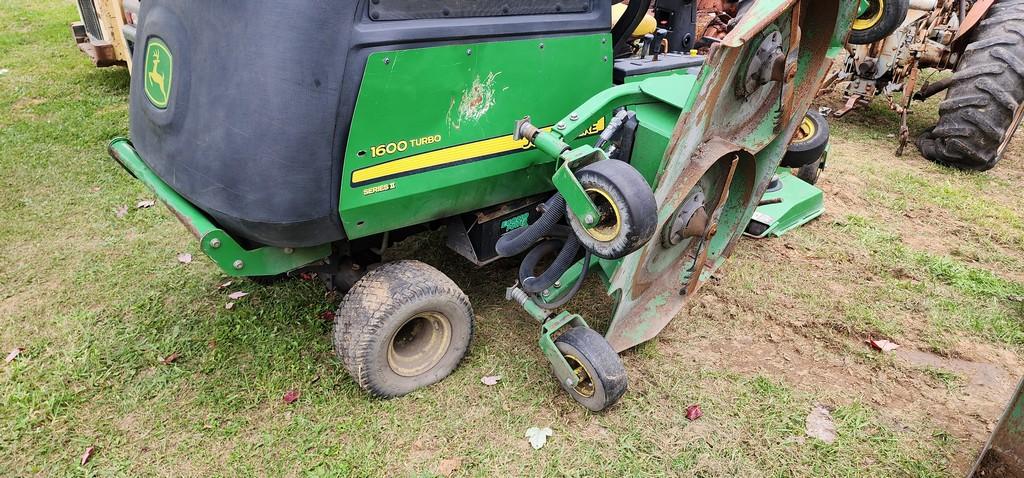 John Deere 1600 Wing Finish Mower (RUNS)(AS IS)