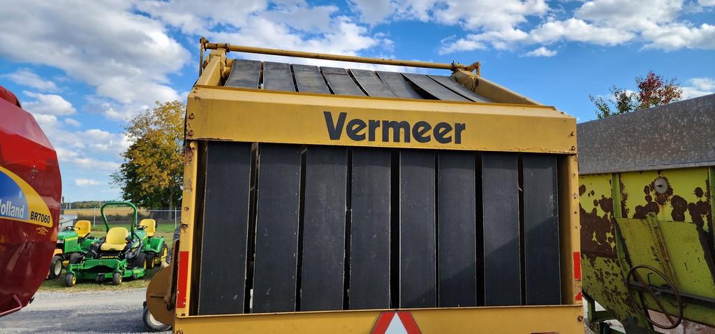 Vermeer 605J Round Baler