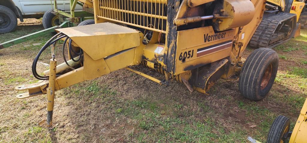 Vermeer 605J Round Baler