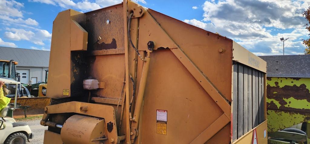 Vermeer 605J Round Baler