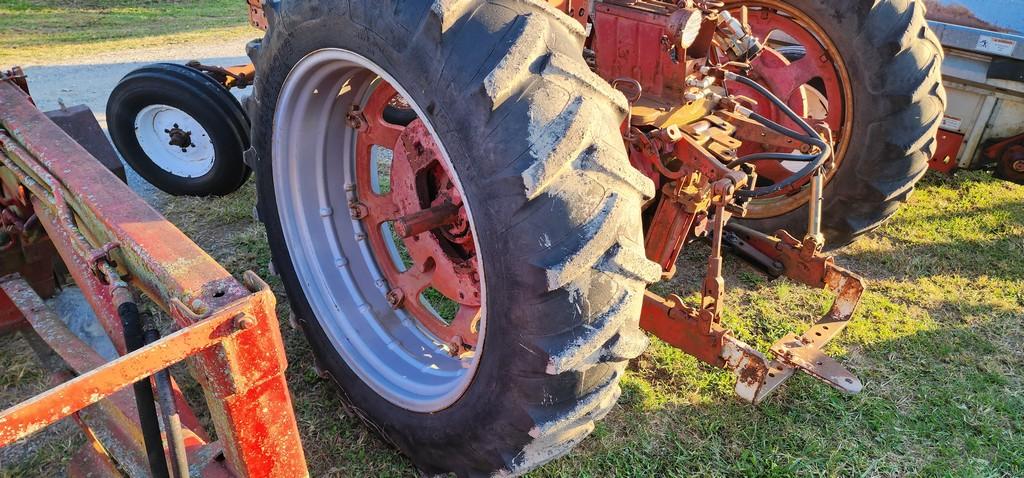 Farmall 460 Tractor (AS IS)